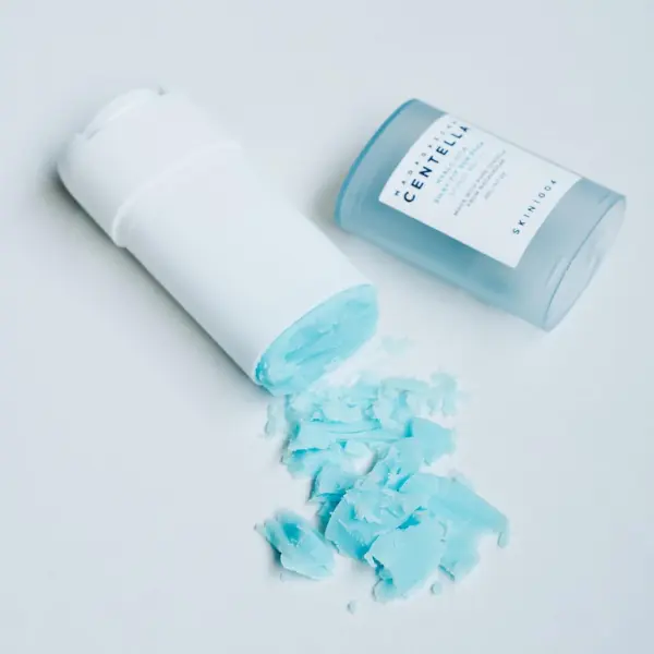 SKIN1004 Hyalu-Cica Silky-Fit Sun Stick SPF50+ PA++++ 20 g — vue 2